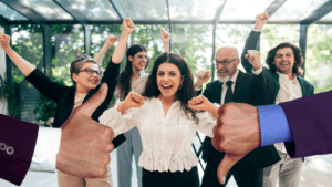 funcionarios_da_contabilidade_em_cenario_positivo