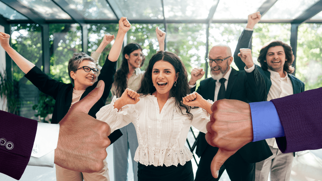 funcionarios_da_contabilidade_em_cenario_positivo